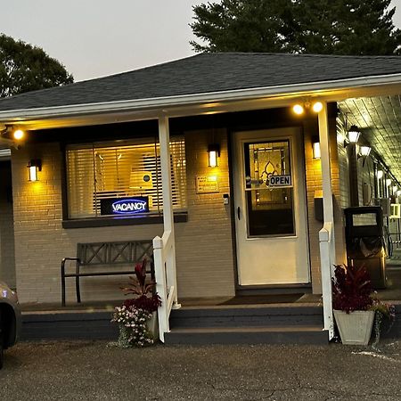 Bea'S Parkway Inn Mount Airy Bagian luar foto