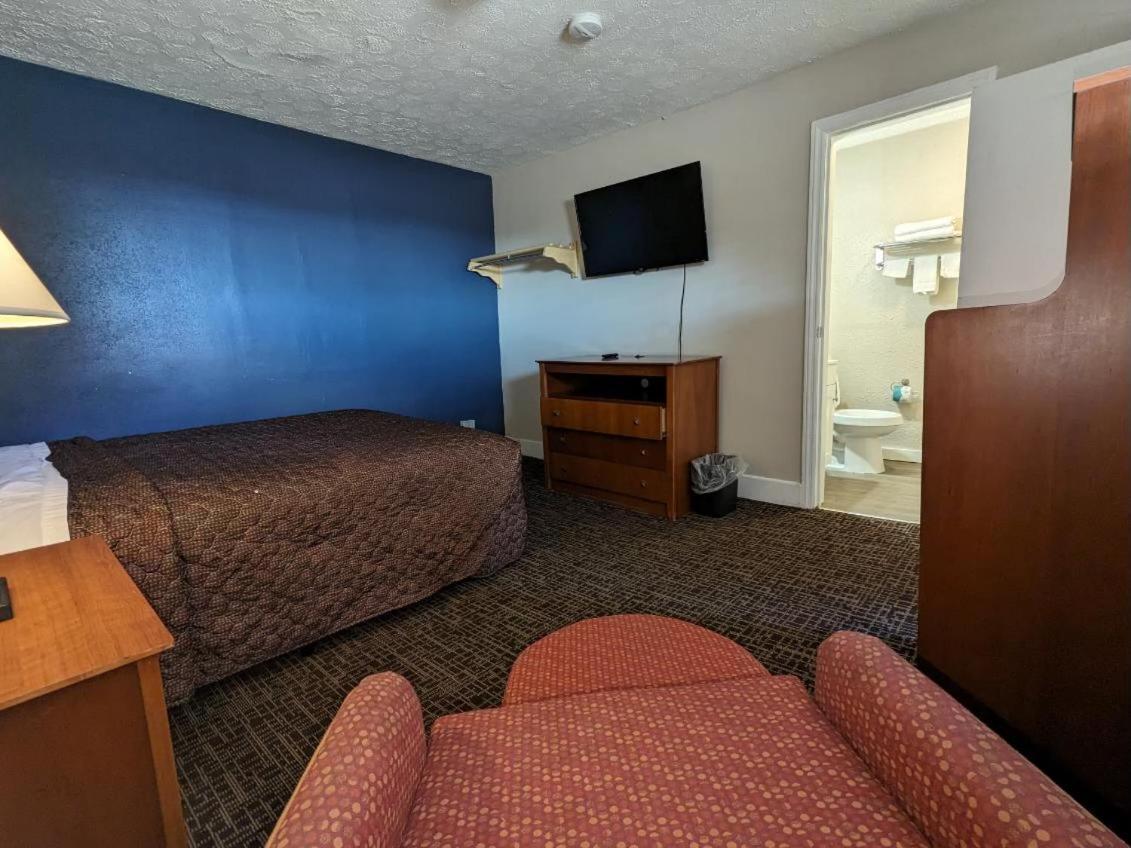Bea'S Parkway Inn Mount Airy Bagian luar foto