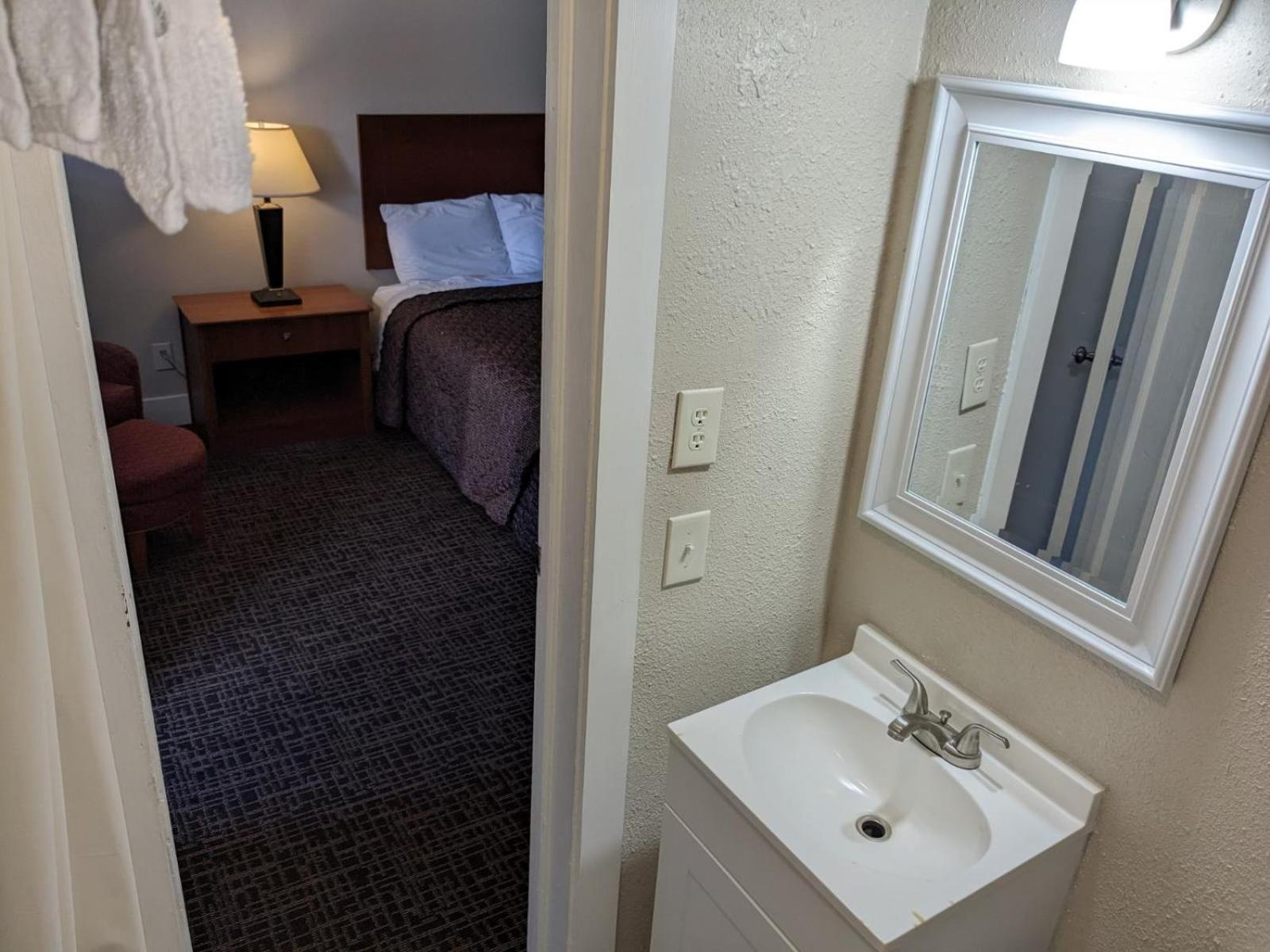 Bea'S Parkway Inn Mount Airy Bagian luar foto