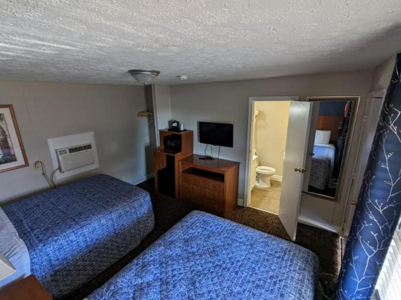 Bea'S Parkway Inn Mount Airy Bagian luar foto